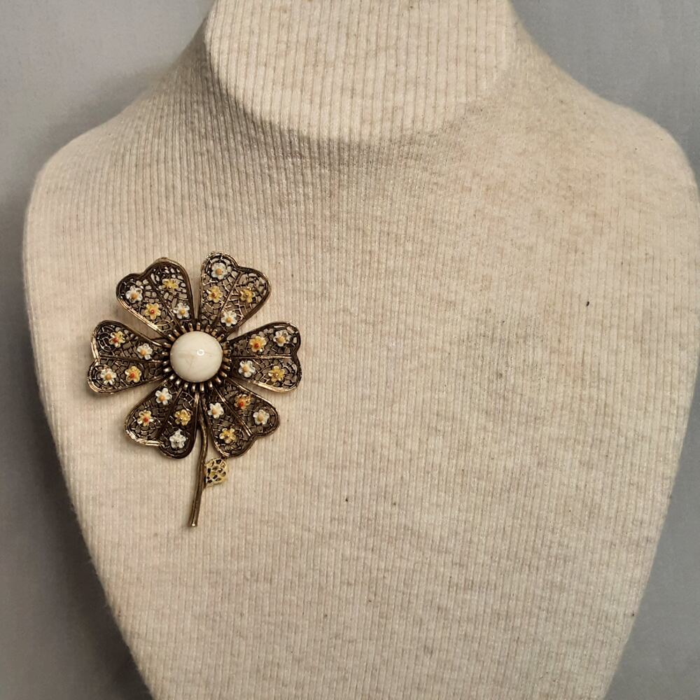 💎Art Arthur Pepper Pansy Brooch Bronze/Brass Tone Metal White Enamel Tiny Flower